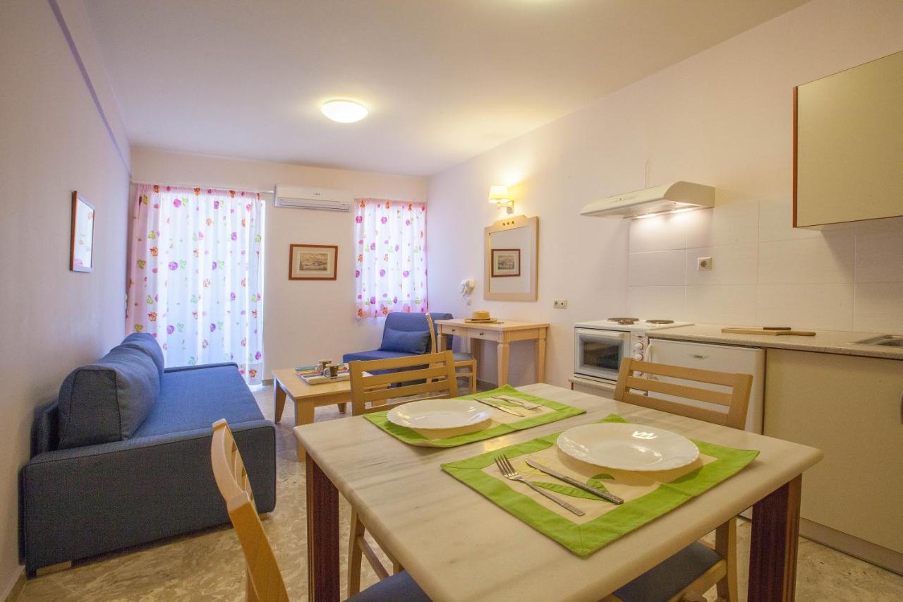 تولو Stella'S Apartments المظهر الخارجي الصورة